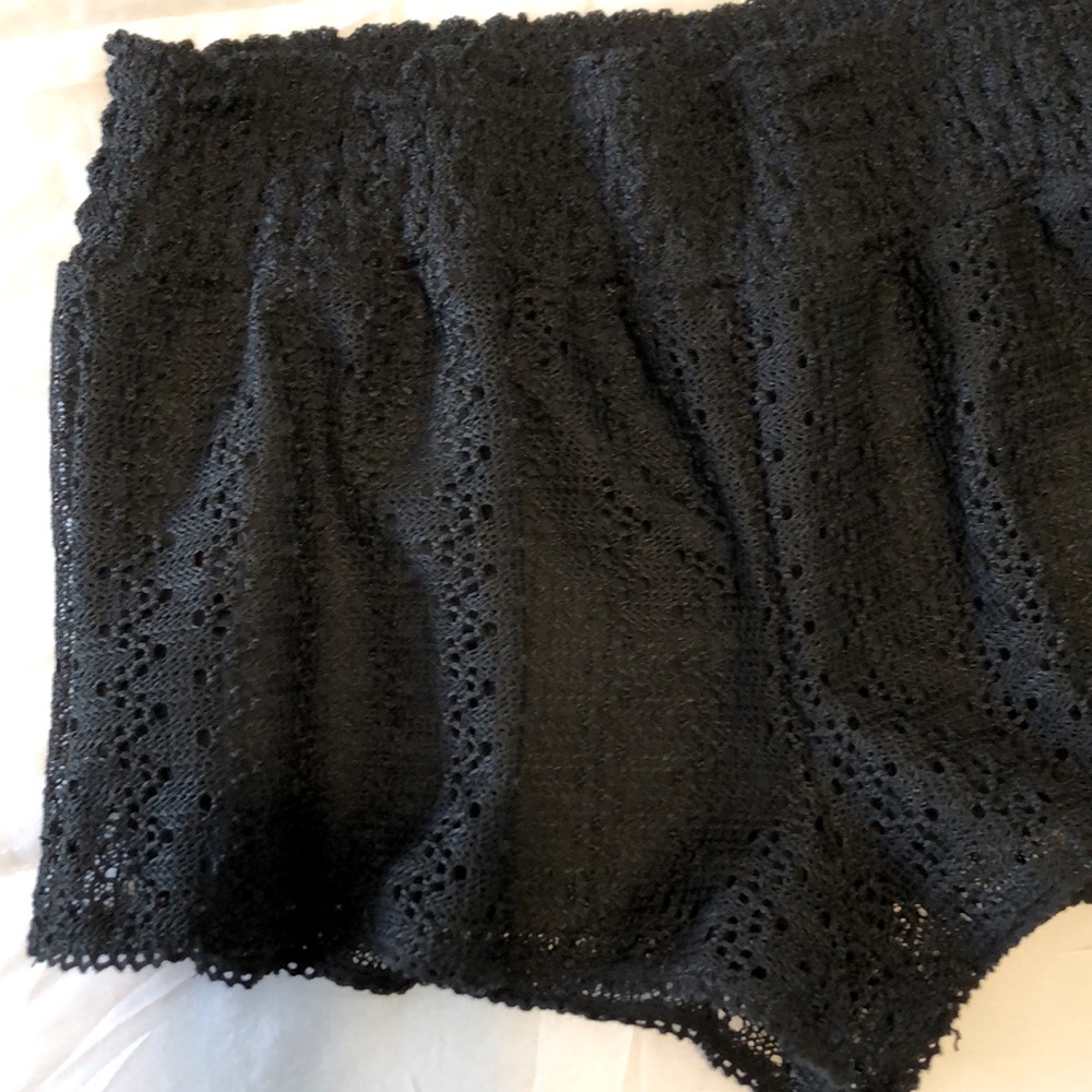 Shell Net Layered Like Polyester Shorts Med. - image 2